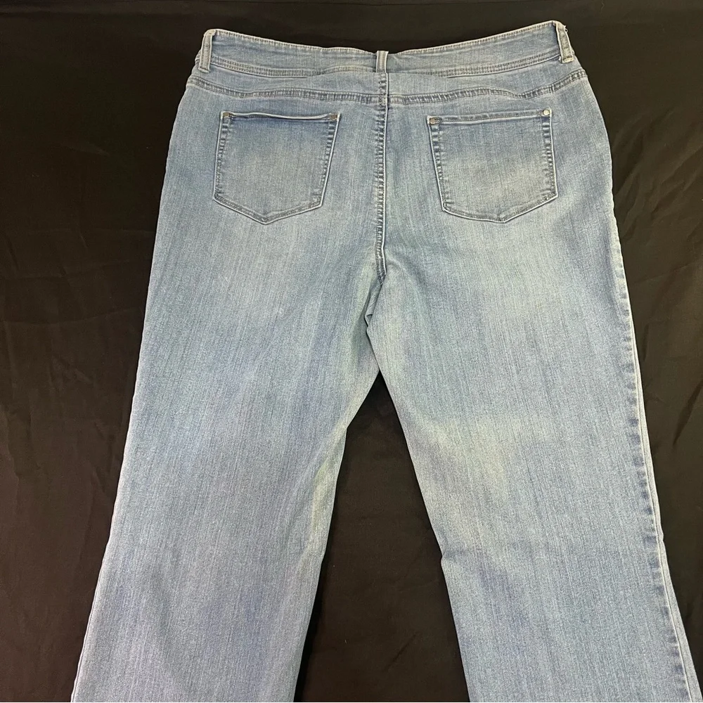 Fabulously Slimming by Chico's Women's Jeans Size 2.5 Short Straight Leg Stretch